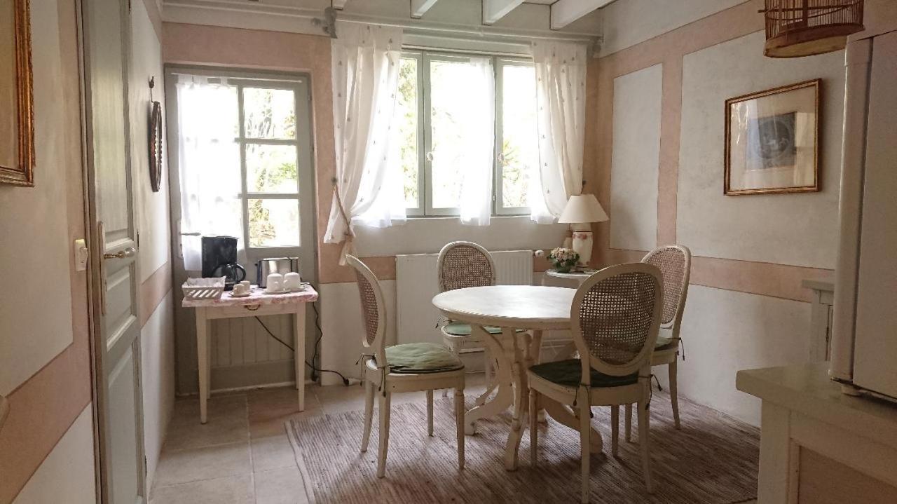 Appartement A L'Ombre Du Tilleul à Giverny Extérieur photo